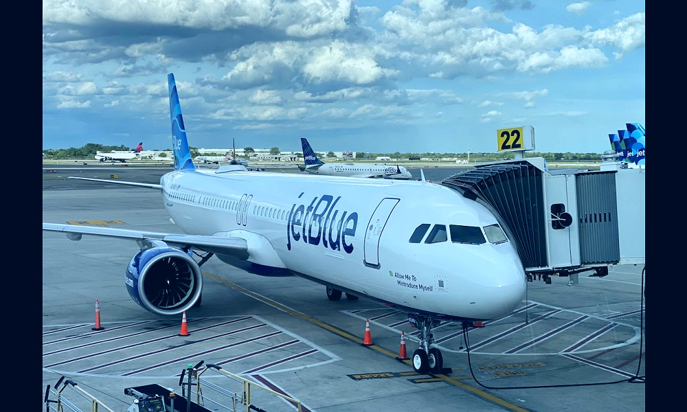 JetBlue's Superstar London Flight Attendants - One Mile at a Time