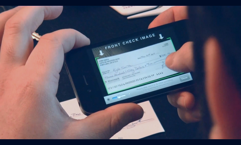 How to Deposit a Check on a Mobile App | MyBankTracker