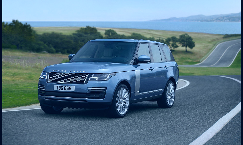 2018 Land Rover Range Rover Review, Pricing, and Specs