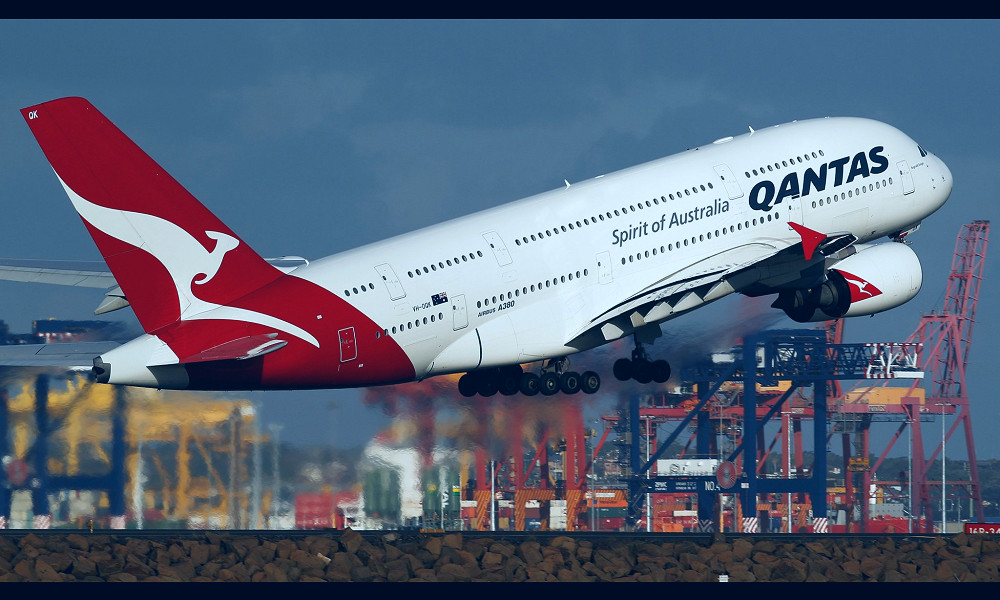 Australia's Qantas Airways sees fewer bookings to Hong Kong | Financial  Times