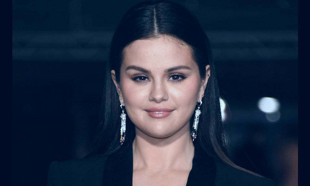 Selena Gomez Goes Red in Floral Minidress to Celebrate 31st Birthday – WWD