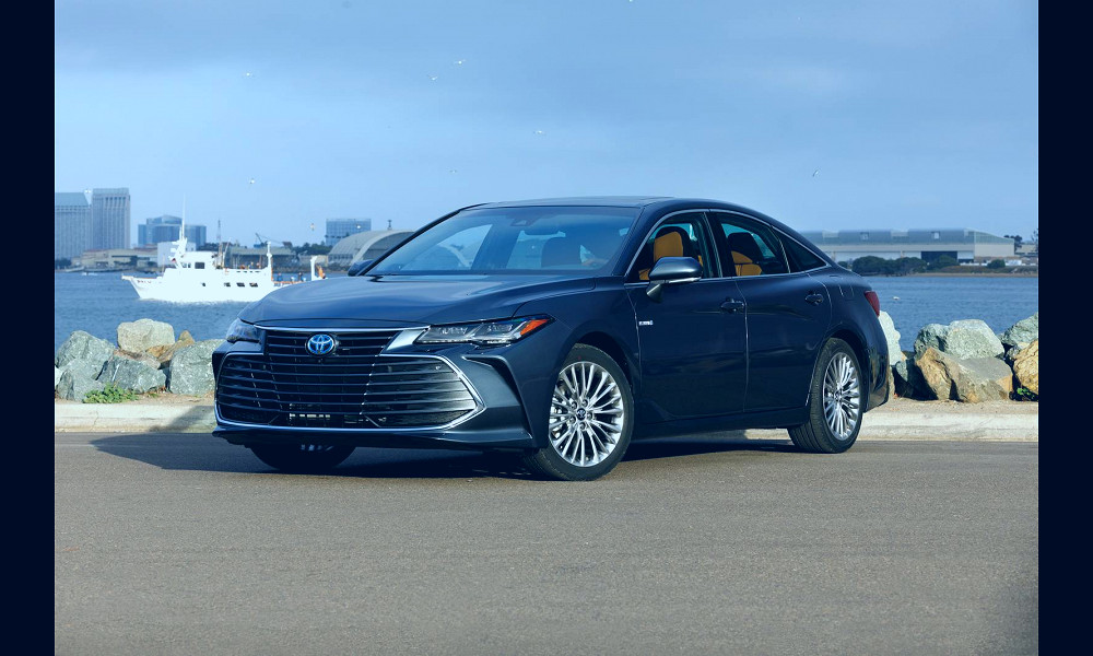 2022 Toyota Avalon Hybrid Prices, Reviews, and Pictures | Edmunds