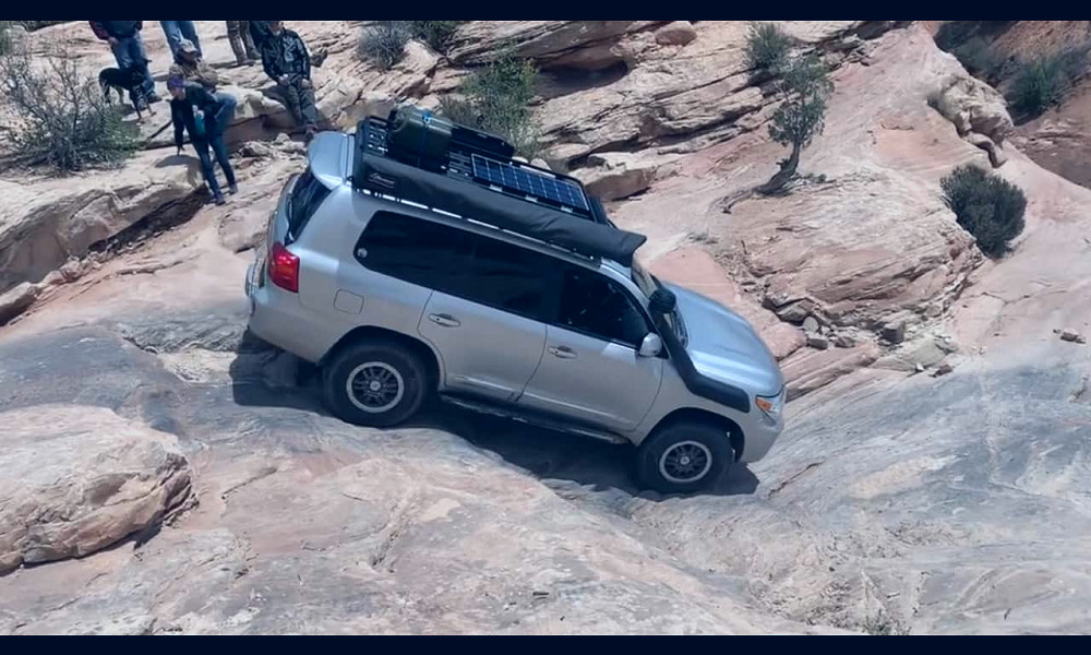 Watch Toyota Land Cruiser 200-Series Handle Rugged Moab Trails With Ease