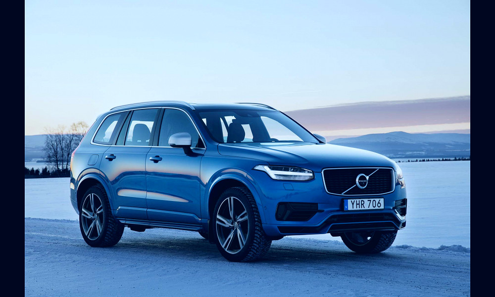 2018 Volvo XC90 plug-in hybrid SUV: bigger battery, slight range boost